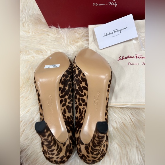 Authentic Salvatore Ferragamo Leopard Print Heels โ Size US 7 - Picture 6 of 7